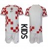 Baby Fußballbekleidung Kroatien Heimtrikot WM 2022 Kurzarm (+ kurze hosen)